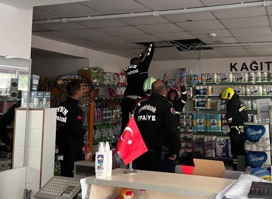 Markette çıkan yangın panikletti