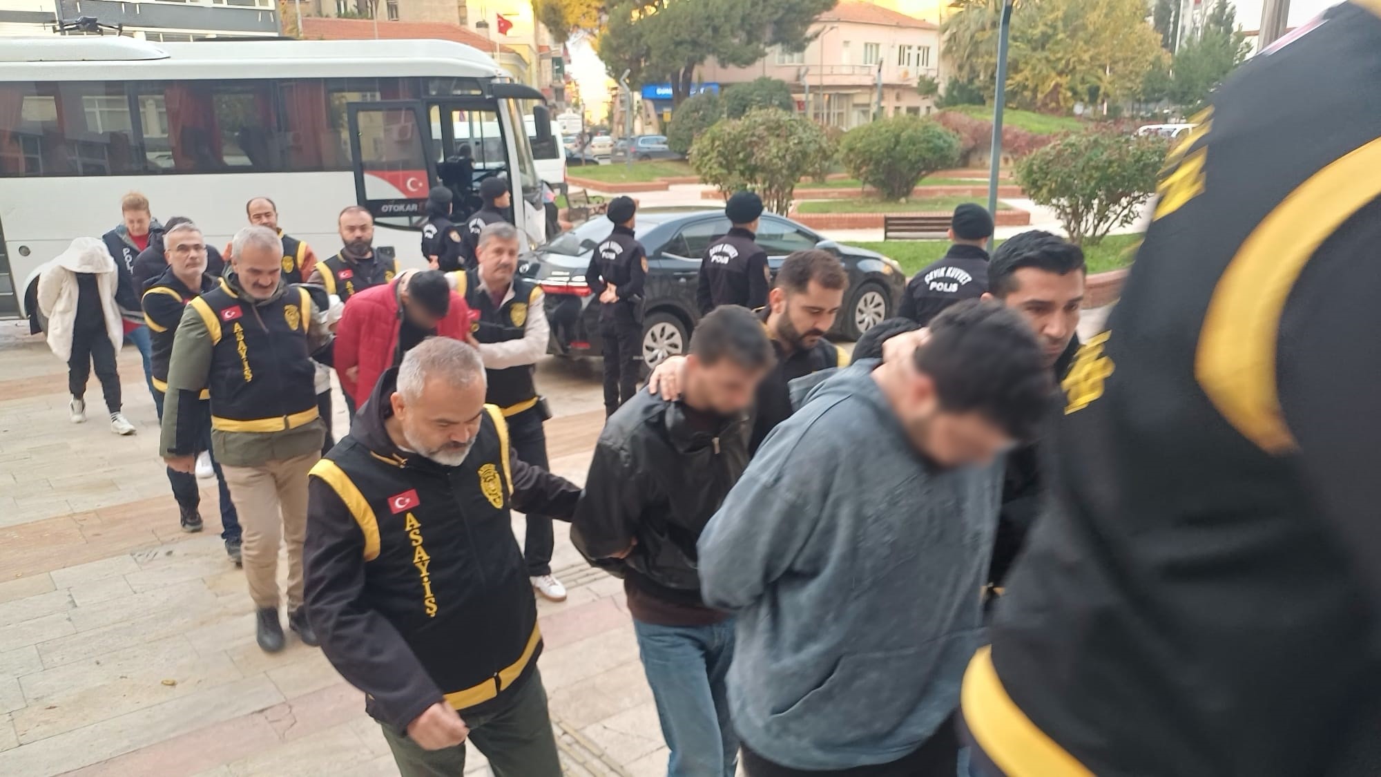 Elektrikli araç markalarının adını kullanılarak açılan sahte şirketlere operasyon