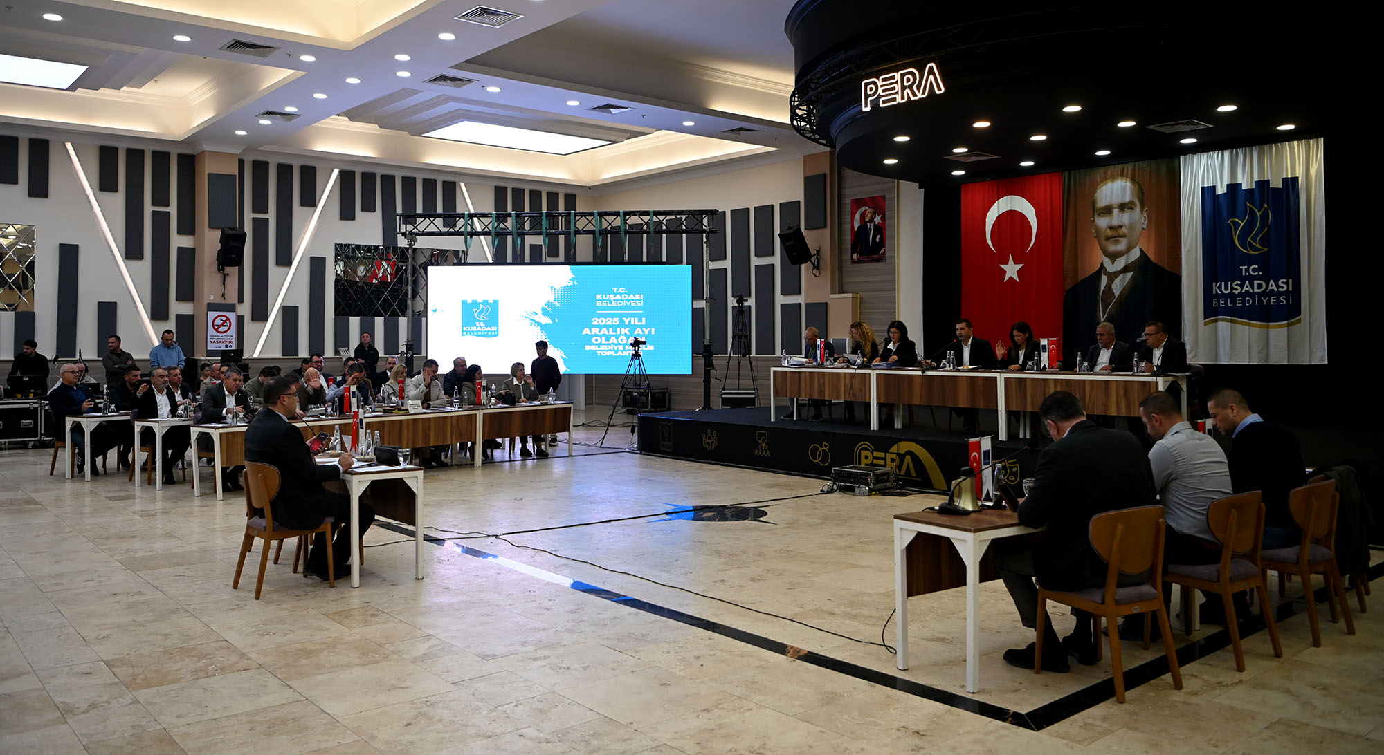 Kuşadası Belediye Meclisi yılın son toplantısını yaptı.. Sosyal yardım ve destekler yeni yılda da devam edecek