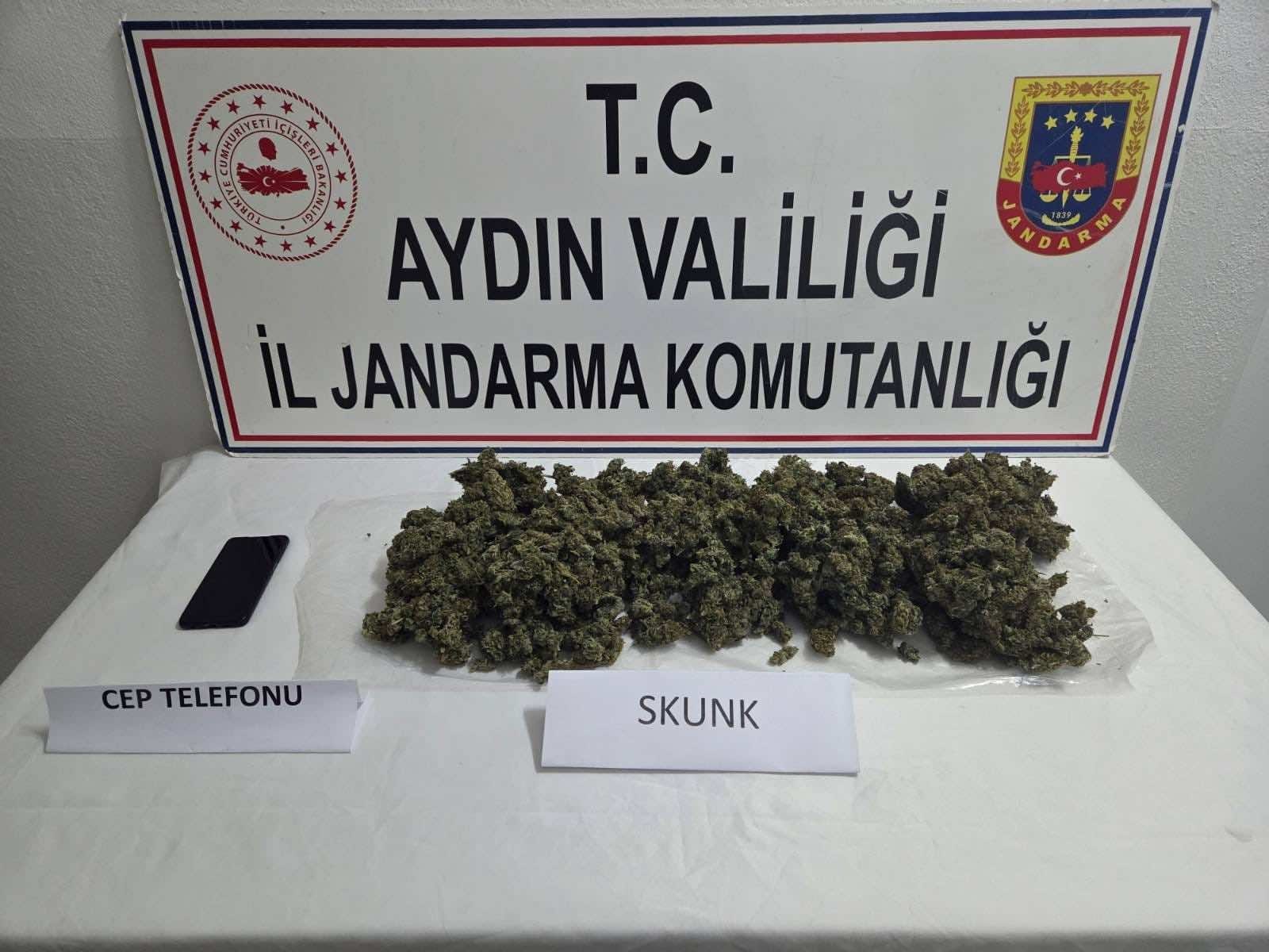 Yabancı uyruklu şahsın evinde 1 kilo uyuşturucu ele geçirildi