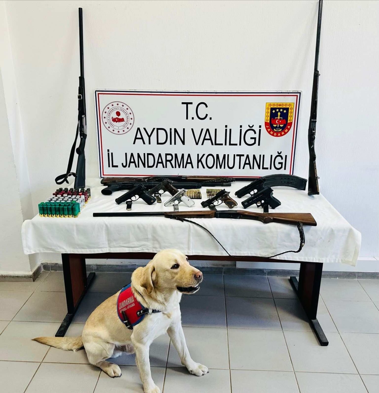 Cephanelik gibi evden otomatik silahlar çıktı