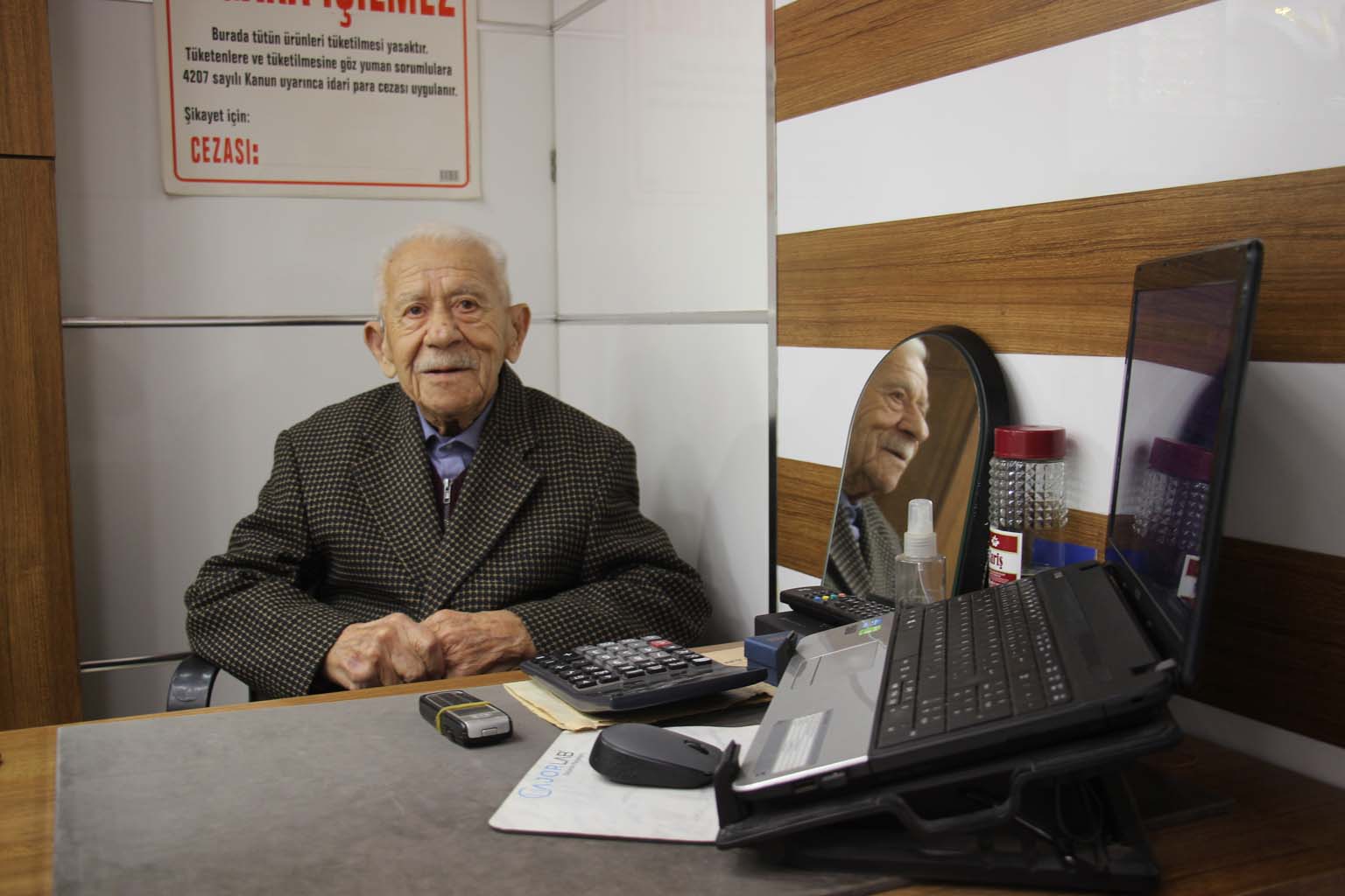 Aydınlı 90 yaşındaki sarraf Bezirgan: Dürüstlük, iş hayatının altın anahtarıdır