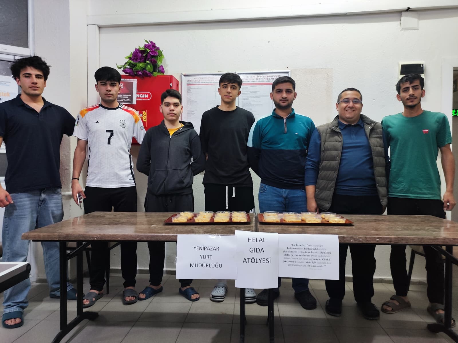 Aydın'da gençler helal beslenme konusunda bilgilendirildi