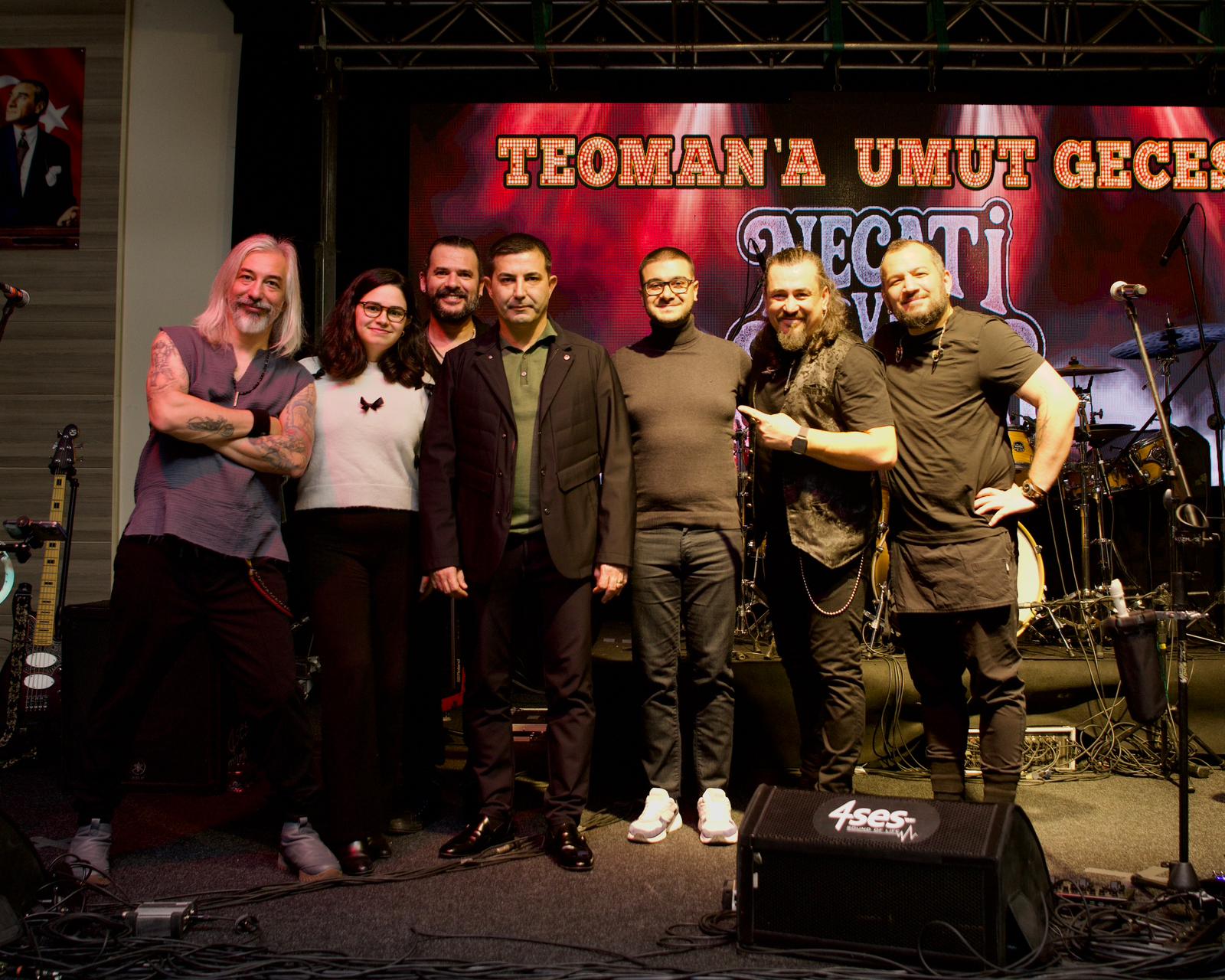 Kuşadası Başkan Ömer Günel’in öncülüğünde Teoman bebek için kenetlendi