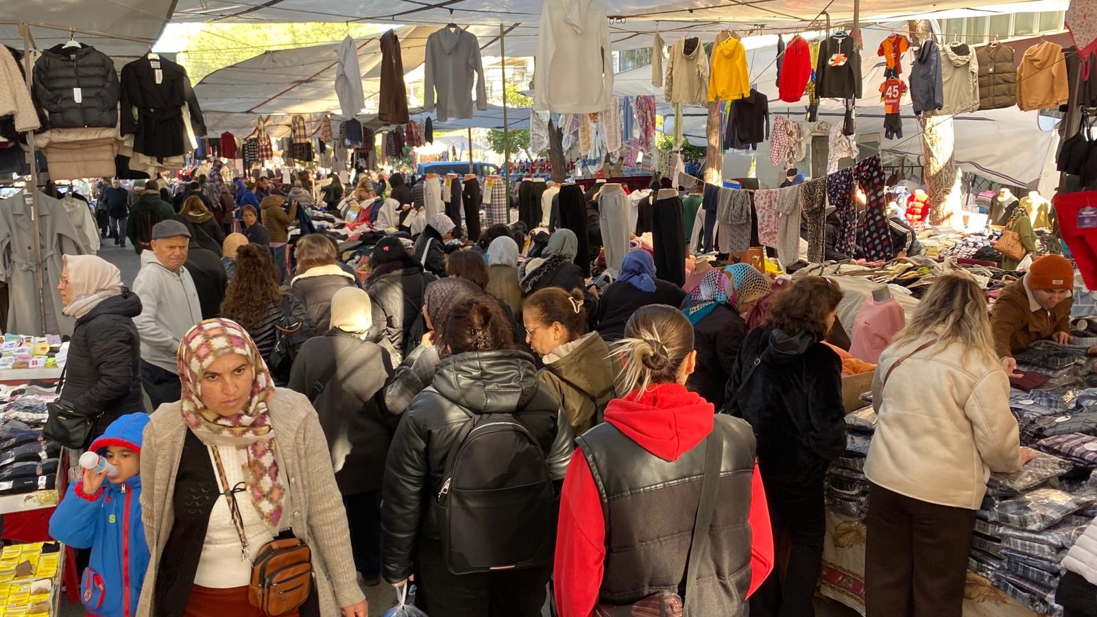 Aydın’ın tarihi Salı Pazarı’nda yıl sonu hareketliliği