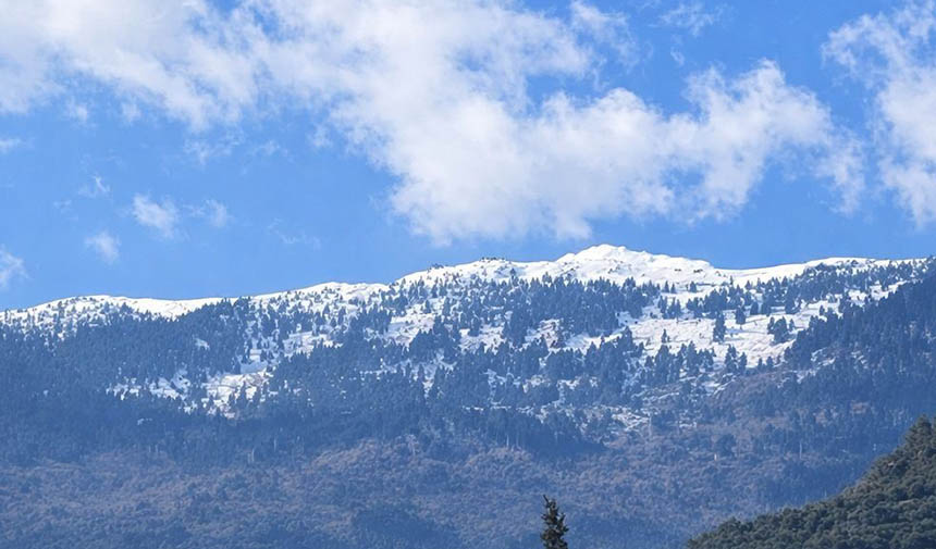 Madran Dağı zirvesi beyaza büründü