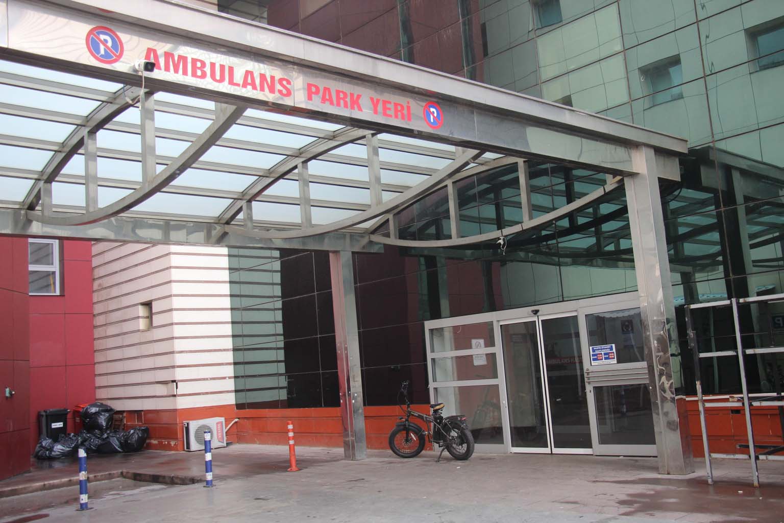 Eski hastaneye gelenler yönlendirme eksikliğinden dert yandı