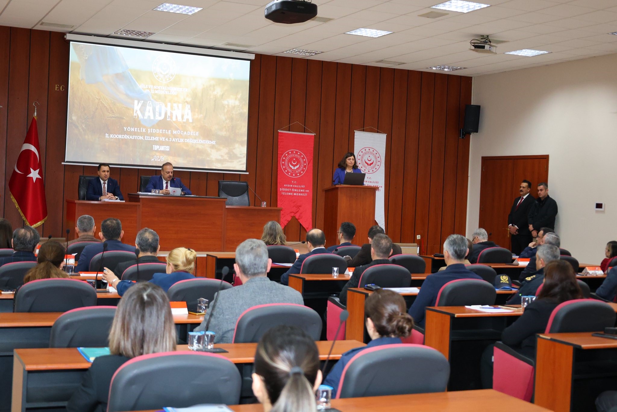 Aydın’da kadına yönelik şiddet görüşüldü