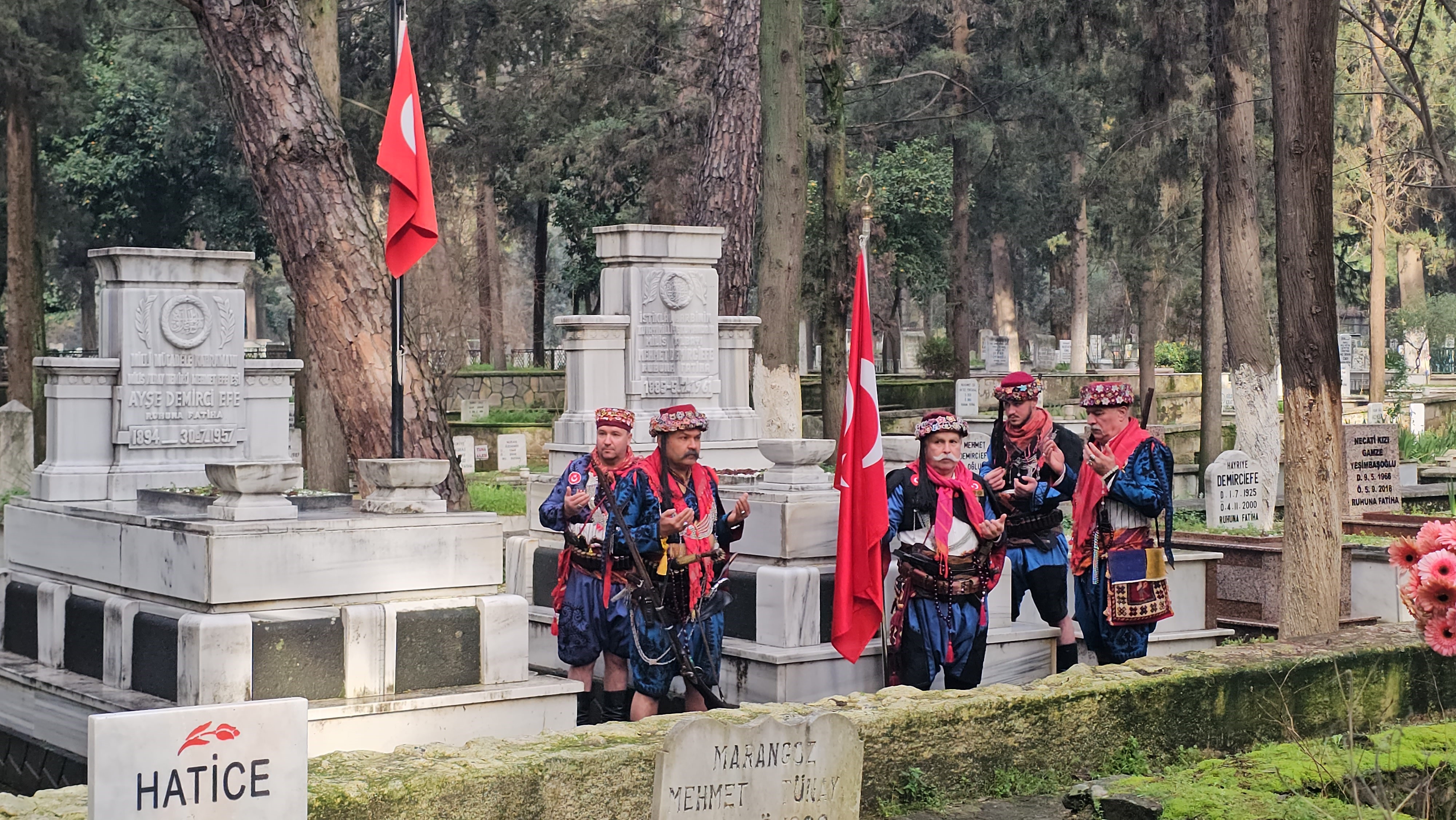 Demirci Mehmet Efe Nazilli'deki mezarı başında anıldı