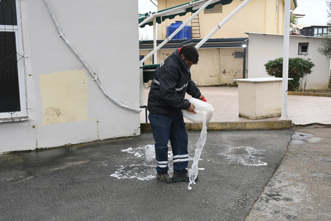 Kuşadası Belediyesi camiileri Ramazan ayına hazırlıyor