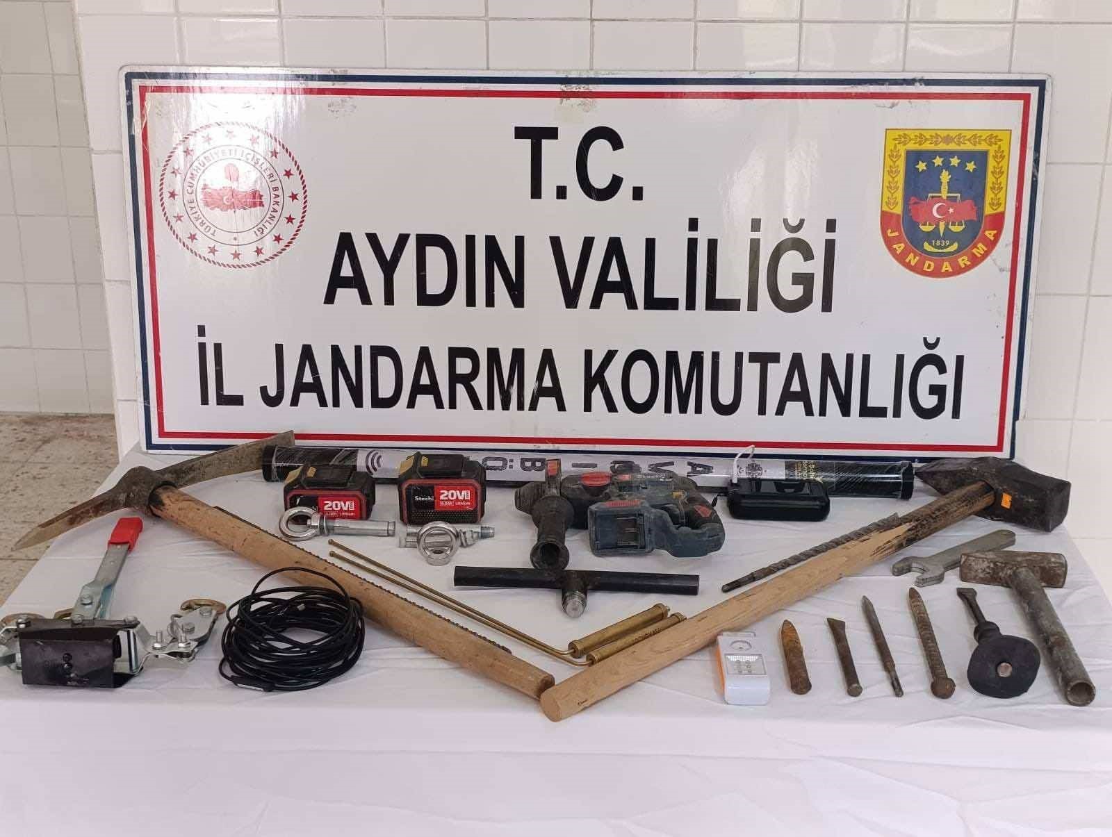 Kaçak kazıya jandarmadan suçüstü operasyon