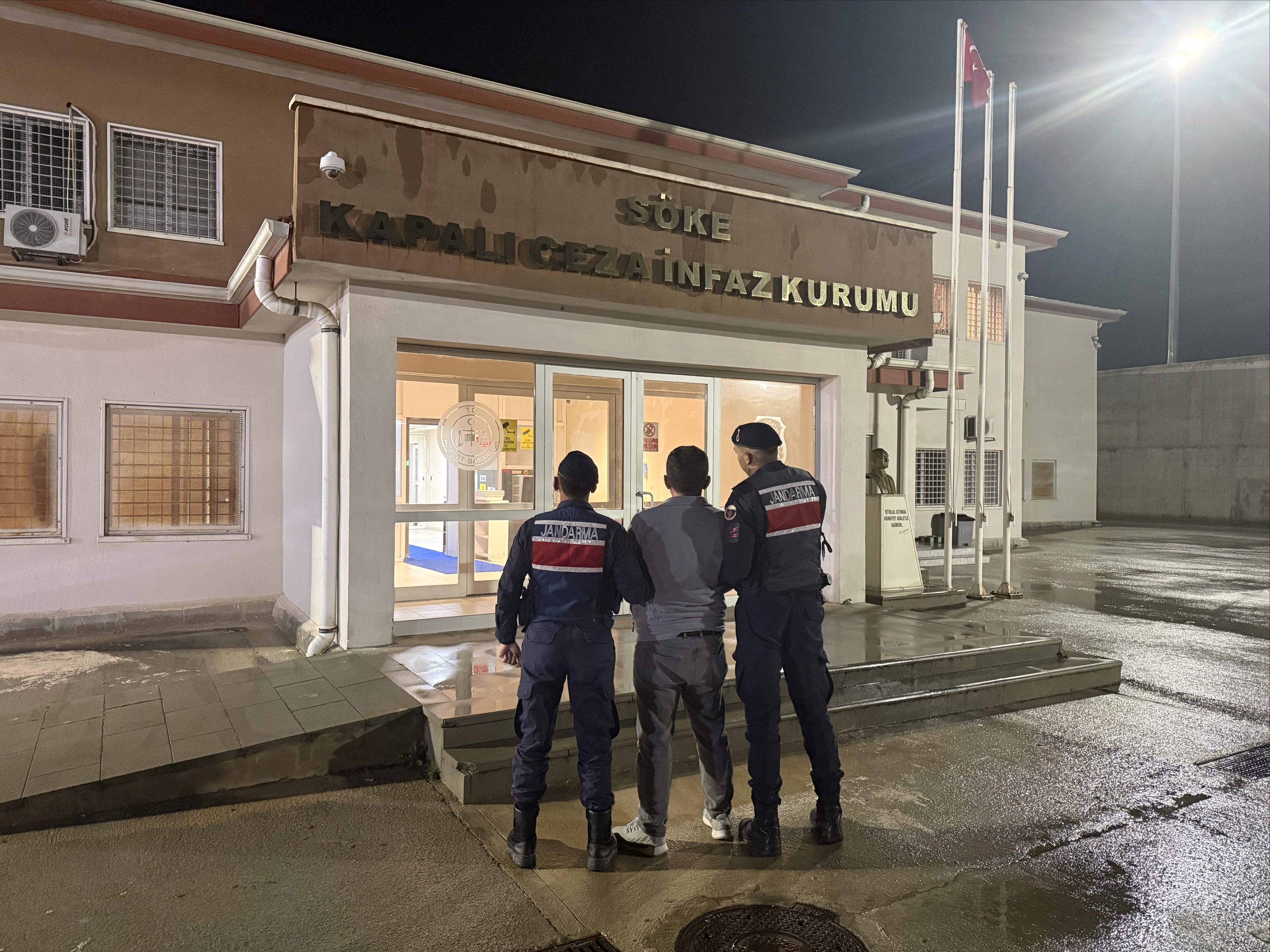 Aydın’da 32 düzensiz göçmen yakalandı, 1 organizatör tutuklandı