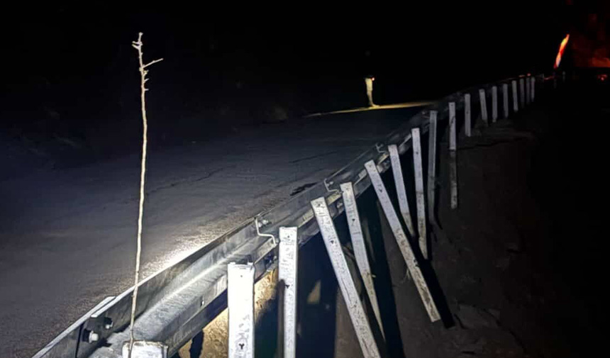 Yol çöktü, sürücülere uyarı yapıldı