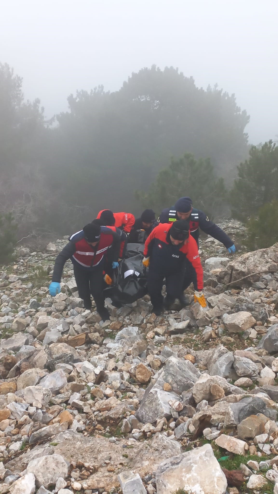Uçurumdan düşen şahıs hayatını kaybetti